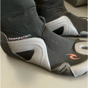 NIB Dawn Patrol Cold Water Booties 6